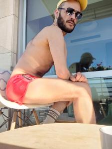 Chico busca chica en Barcelona: 