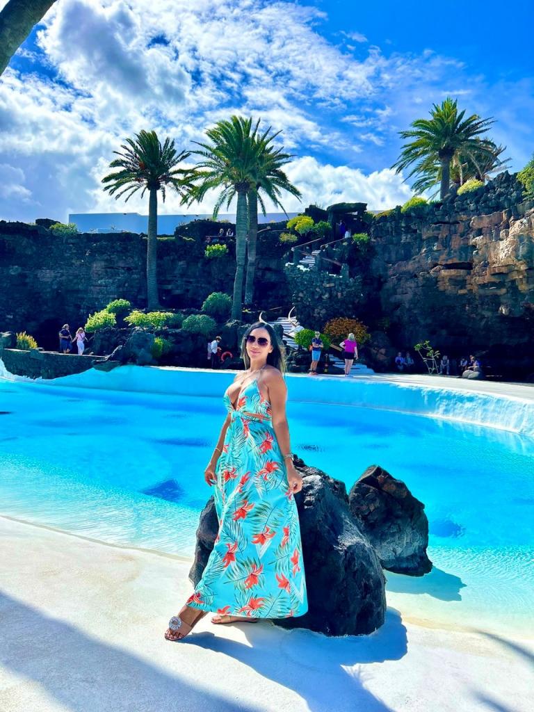 Chica busca chico en Ibiza: 