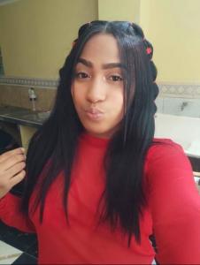 647988449: Chica busca chico en Sevilla