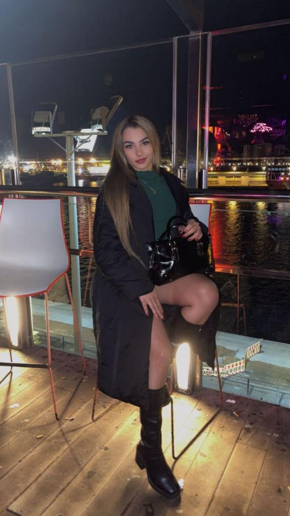 742049548: Chica busca chico en La Coruña