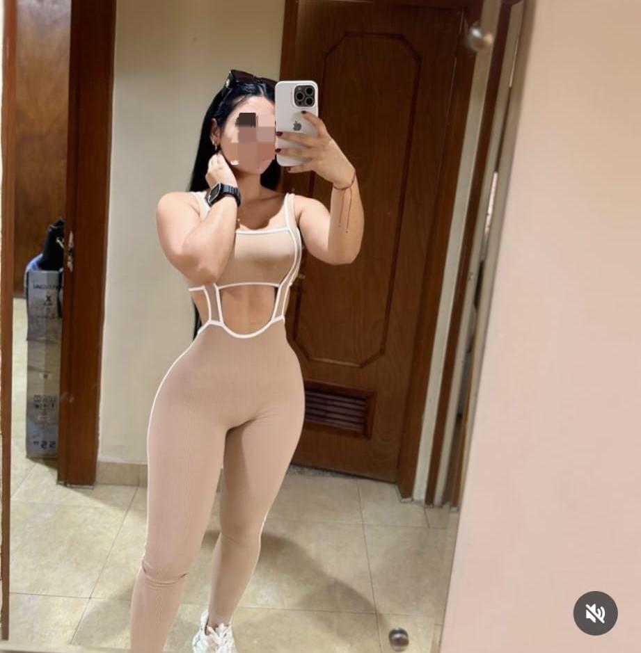 654947658: Chica busca chico en Barcelona