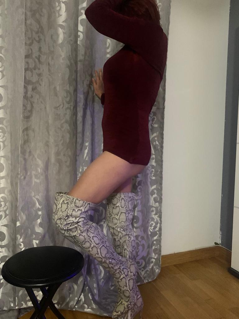 677784734: Chica busca chico en León