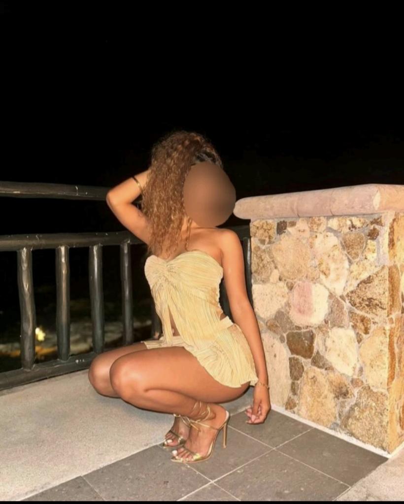 643021281: Chica busca chico en Cádiz