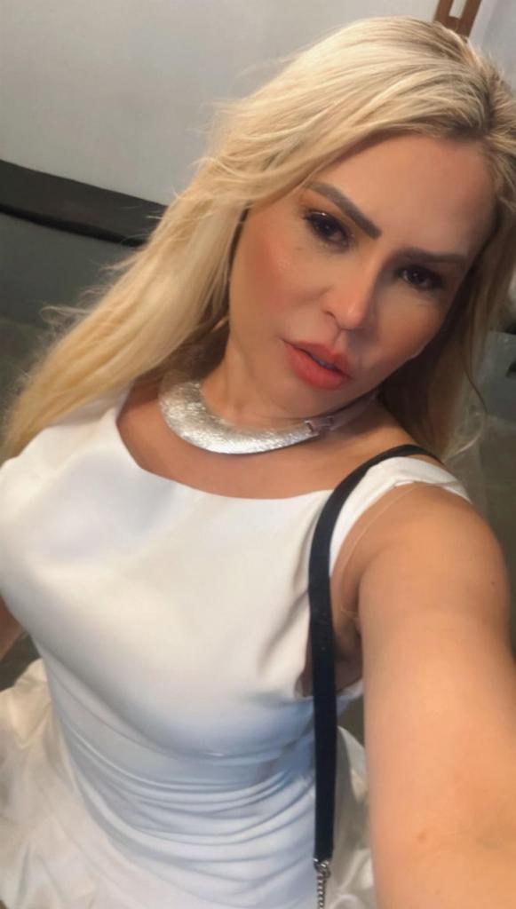 677832202: Chica busca chico en Sevilla