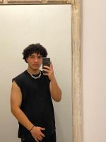 644190965: Chico busca chica en Pontevedra