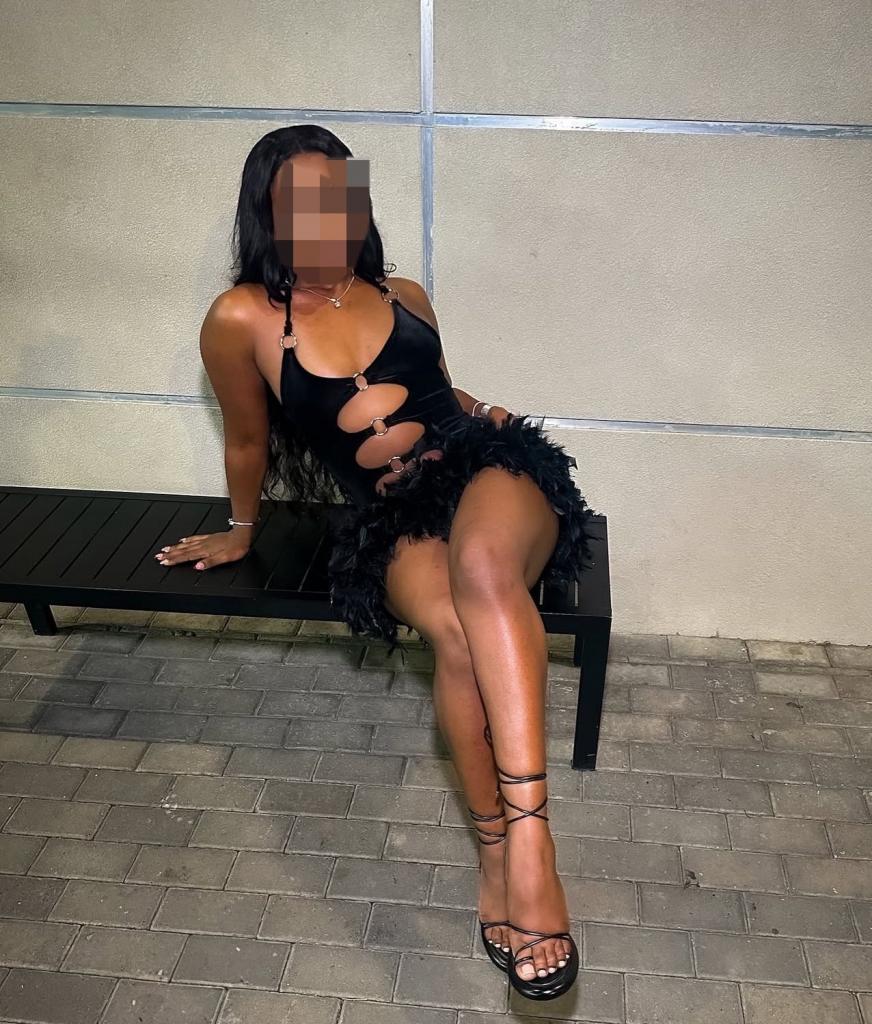 Chica busca chico en Murcia: 