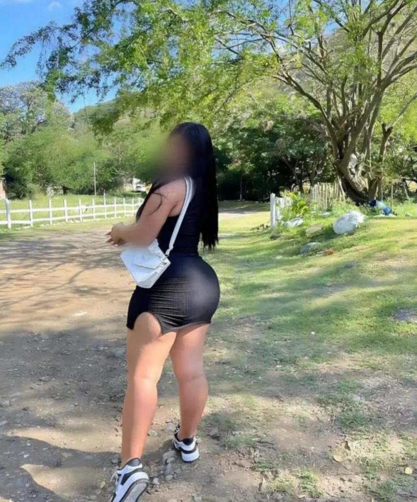 613582239: Chica busca chico en La Coruña