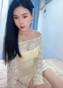 631051244: Chica busca chico en Barcelona