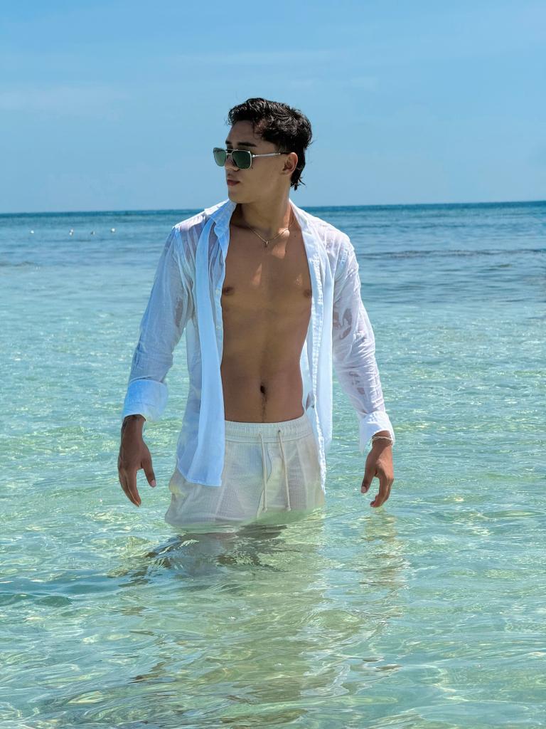 Chico busca chica en Ibiza: 