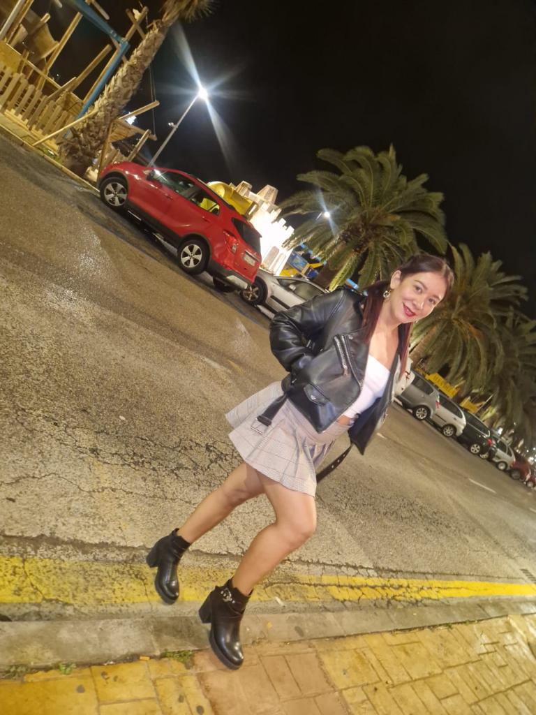 Chica busca chico en Menorca: 