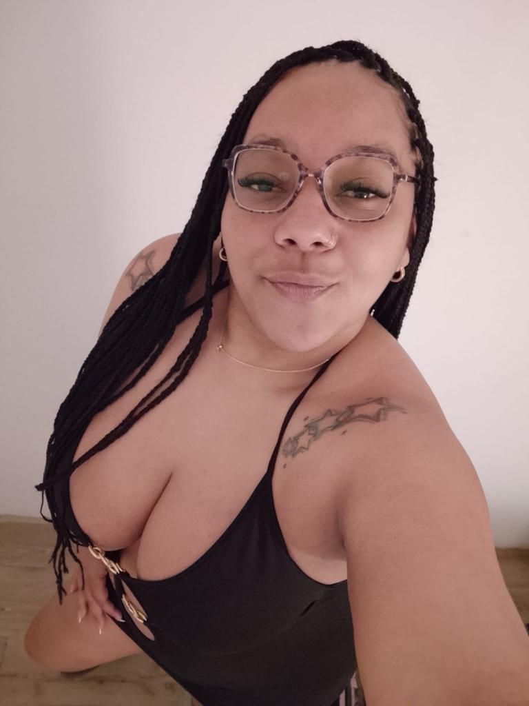 641082026: Chica busca chico en Barcelona