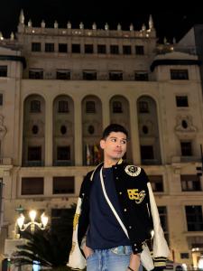 Chico busca chica en Valencia: 