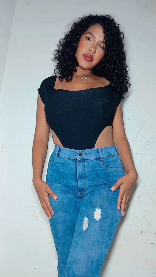 643813619: Chica busca chico en La Rioja