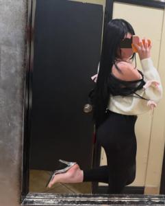 614869958: Chica busca chico en Sevilla