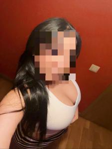 677385260: Chica busca chico en Madrid