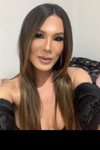 689332988: Travesti en León