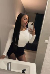 613758156: Chica busca chico en Tarragona