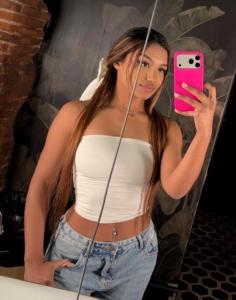 632057435: Chica busca chico en Barcelona