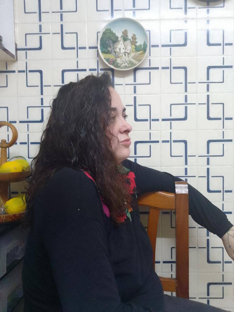 634069341: Chica busca chico en Pontevedra