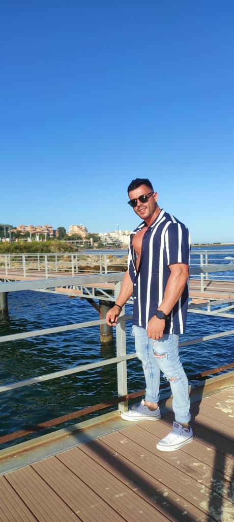 655537172: Chico busca chica en Málaga