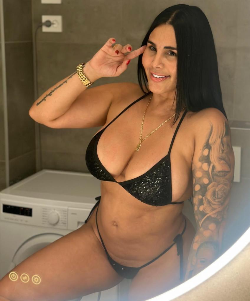 Chica busca chico en Almería: 