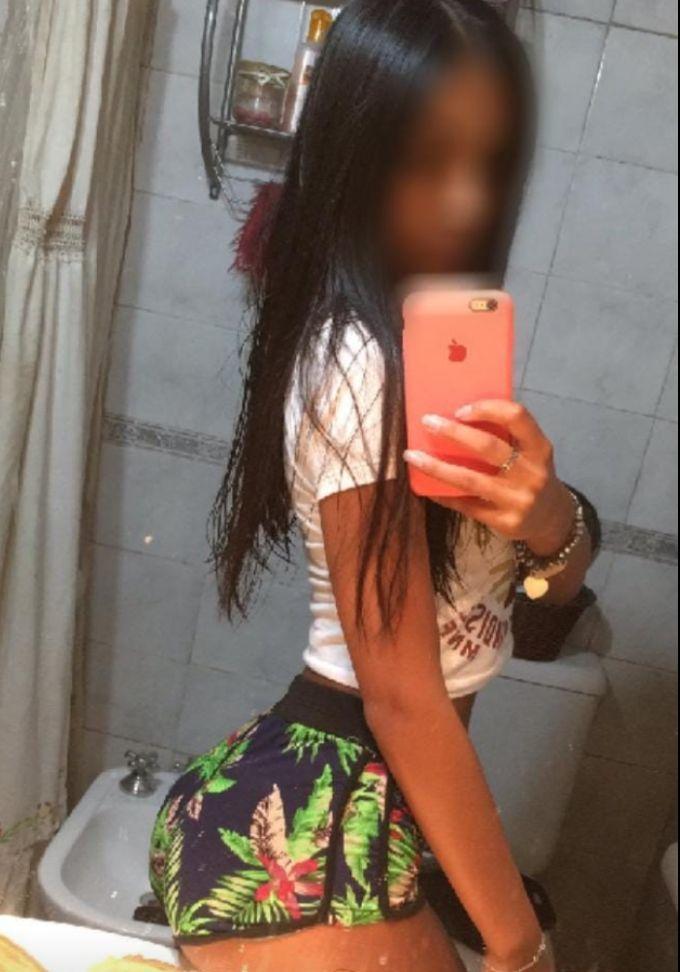 631136044: Chica busca chico en Navarra