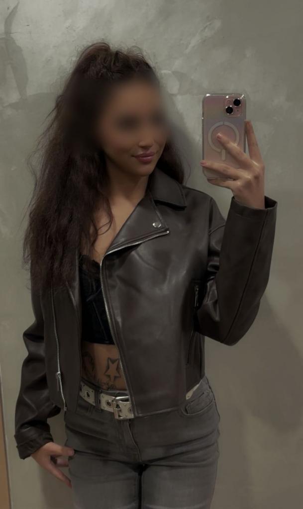 688394537: Chica busca chico en Madrid