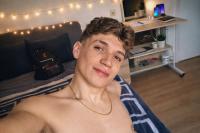 697670989: Chico busca chica en Madrid