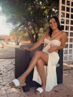 631970383: Chica busca chico en Barcelona