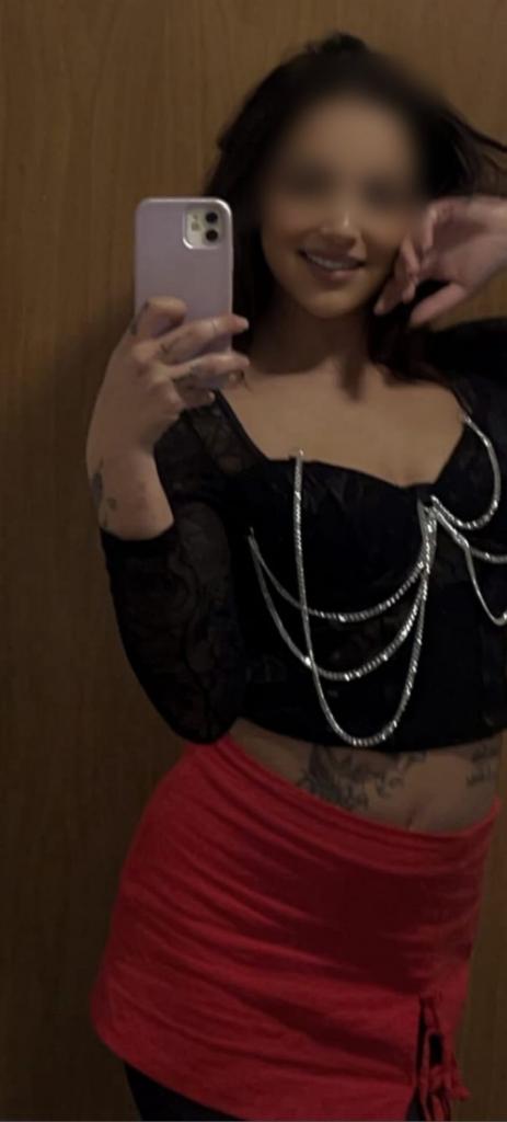 688394537: Chica busca chico en Madrid