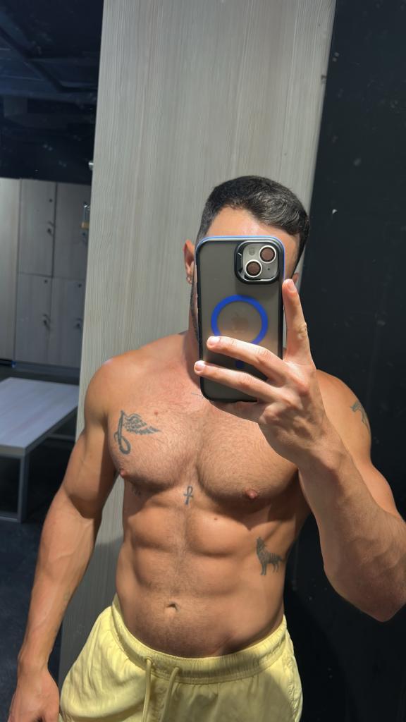 Chico busca chica en Granada: 