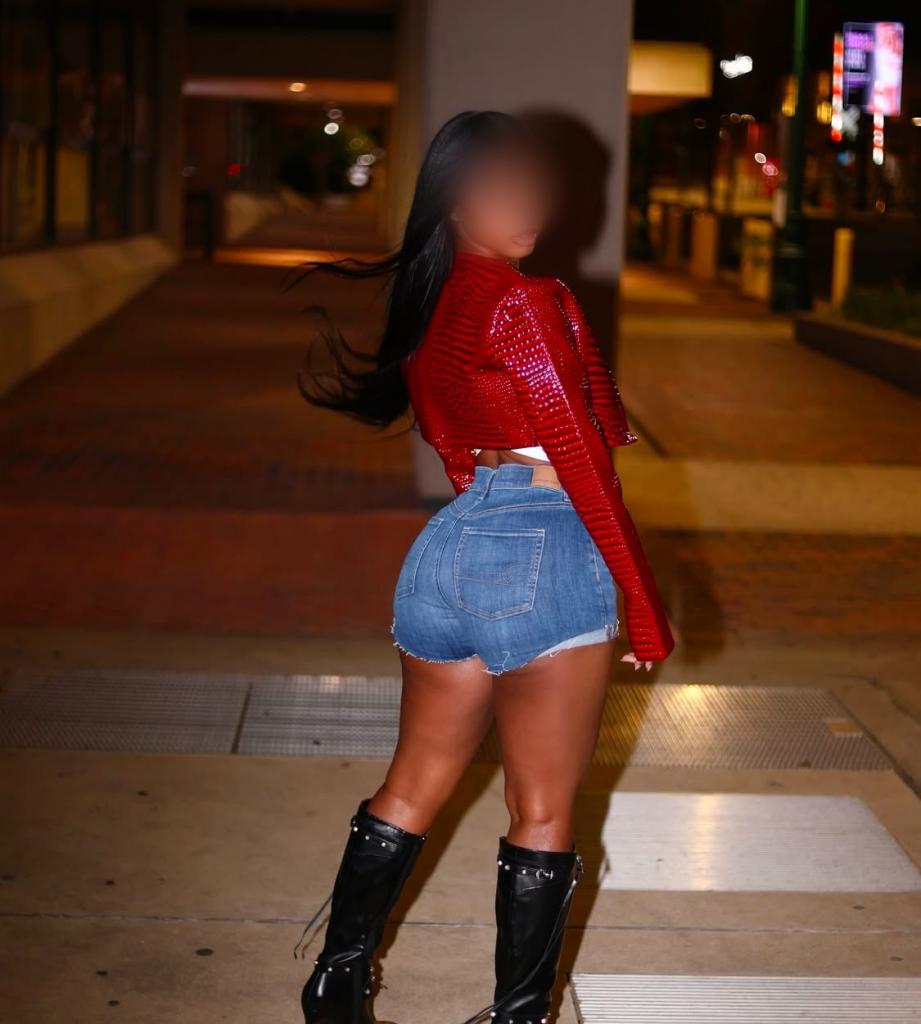 Chica busca chico en Jaén: 