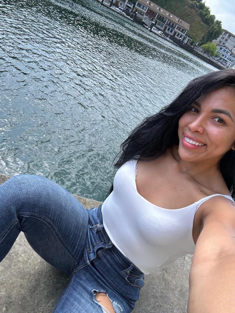 Chica busca chico en Granada: 