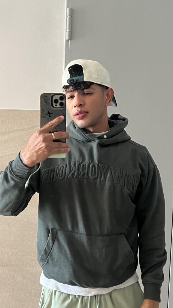 Chico busca chica en Granada: 