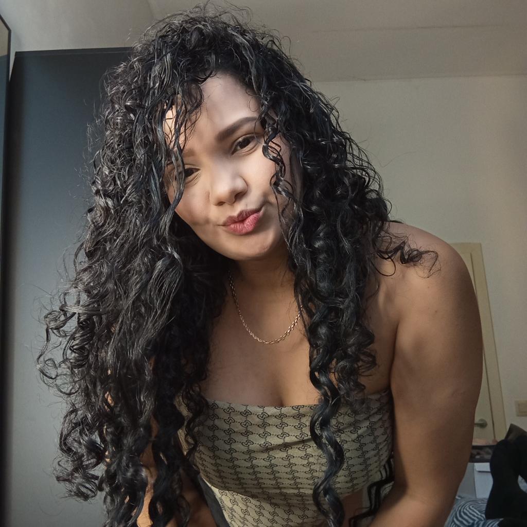 632987919: Chica busca chico en Málaga