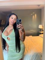 663117128: Chica busca chico en Barcelona