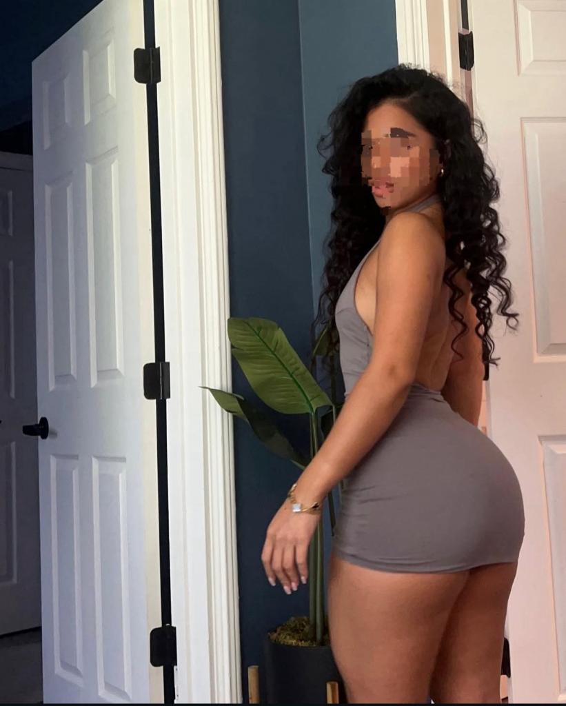 Chica busca chico en Alicante: Chica busca chico