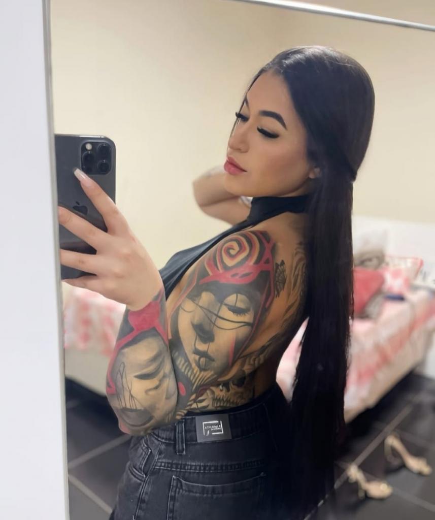 662561699: Chica busca chico en Sevilla