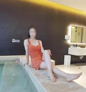 658674438: Chica busca chico en Barcelona