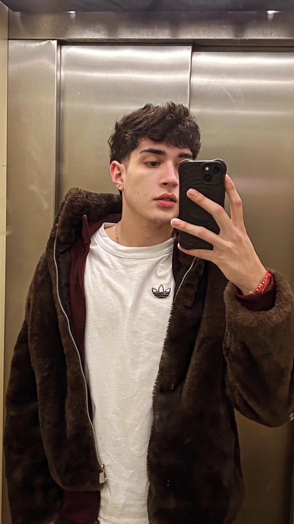 Chico busca chica en Málaga: 