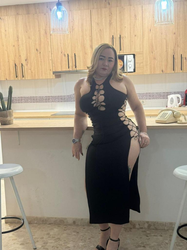 Chica busca chico en Almería: 