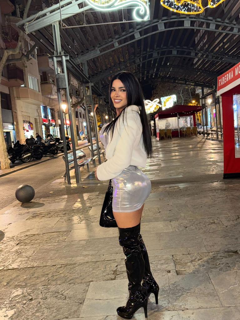 670729489: Travesti en Barcelona