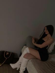 667329788: Chica busca chico en Málaga