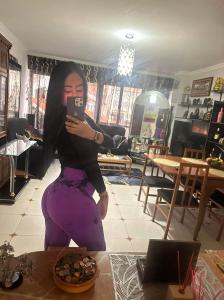 667895381: Chica busca chico en La Coruña