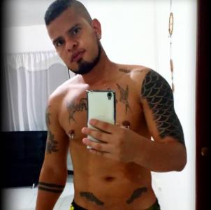 663124699: Chico busca chica en Barcelona