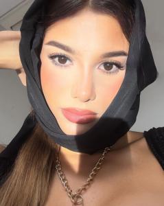 657339213: Chica busca chico en Ibiza