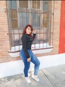 742058681: Chica busca chico en Sevilla
