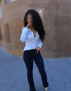 667051733: Chica busca chico en Valladolid