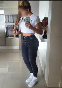 641187756: Chica busca chico en La Coruña