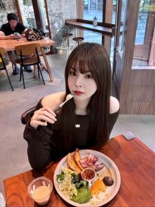 632053758: Chica busca chico en Zaragoza